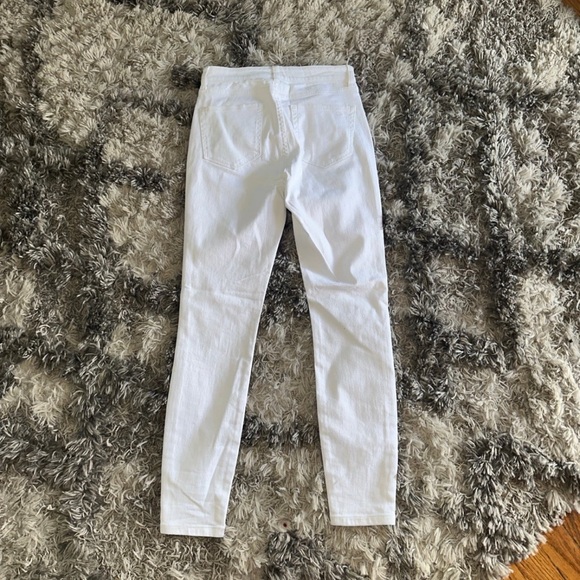 *LIKE NEW* Vineyard Vines Jeans - Picture 2 of 3